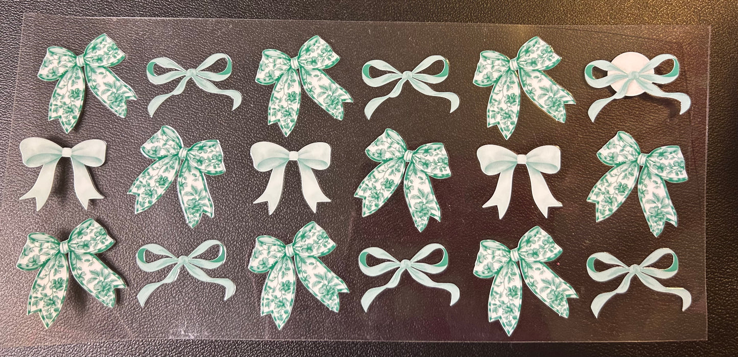 40oz Teal Floral and Multi-Shaped Bows