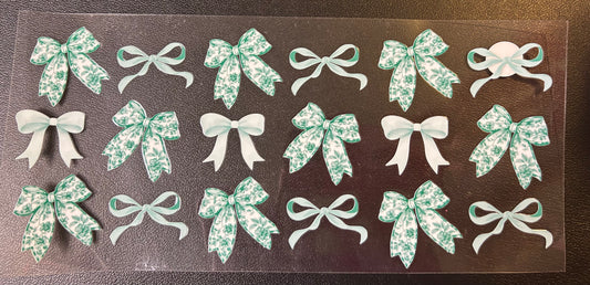 40oz Teal Floral and Multi-Shaped Bows